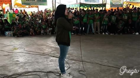 tumatae pa scandal|Kinantot si ka batchmate nagandahan noong reunion .